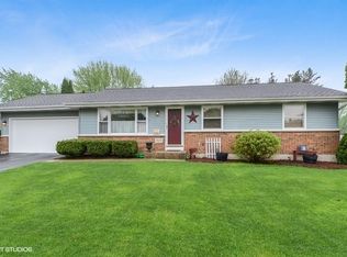 919 James St, South Elgin, IL 60177