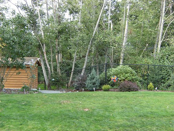 4th image of 1421 218th St SW
