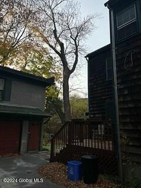 4th image of 136 Chestnut Street