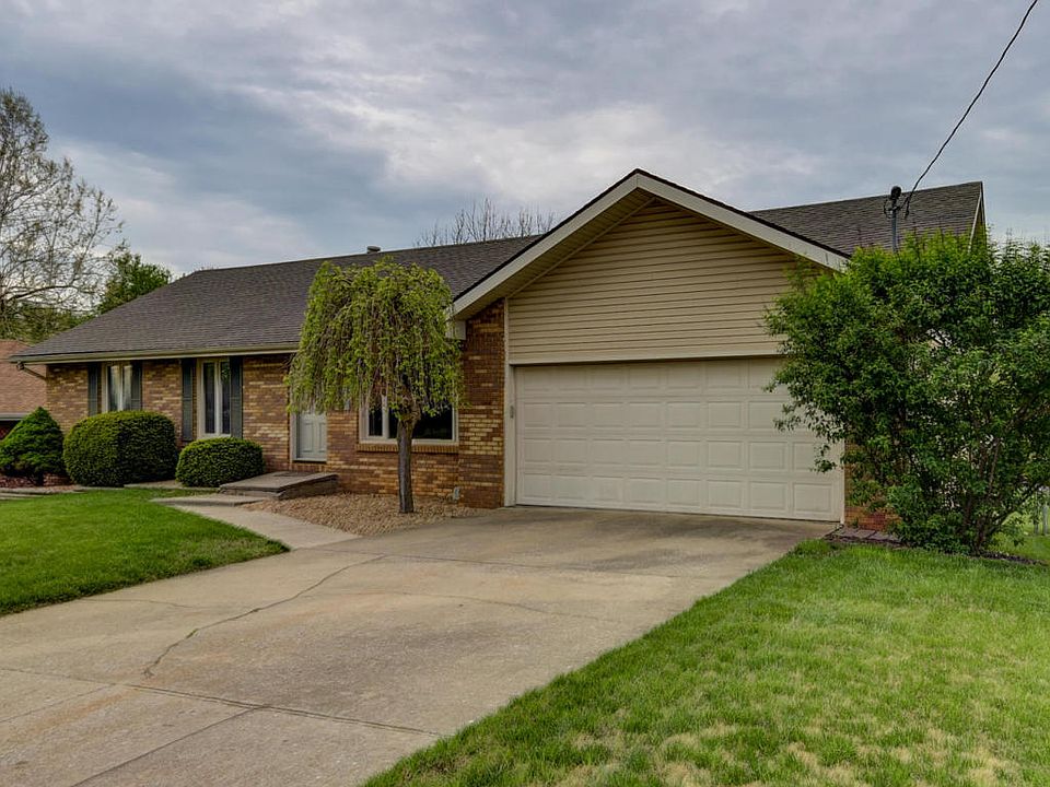 1st image of 1910 E Stoneridge Dr