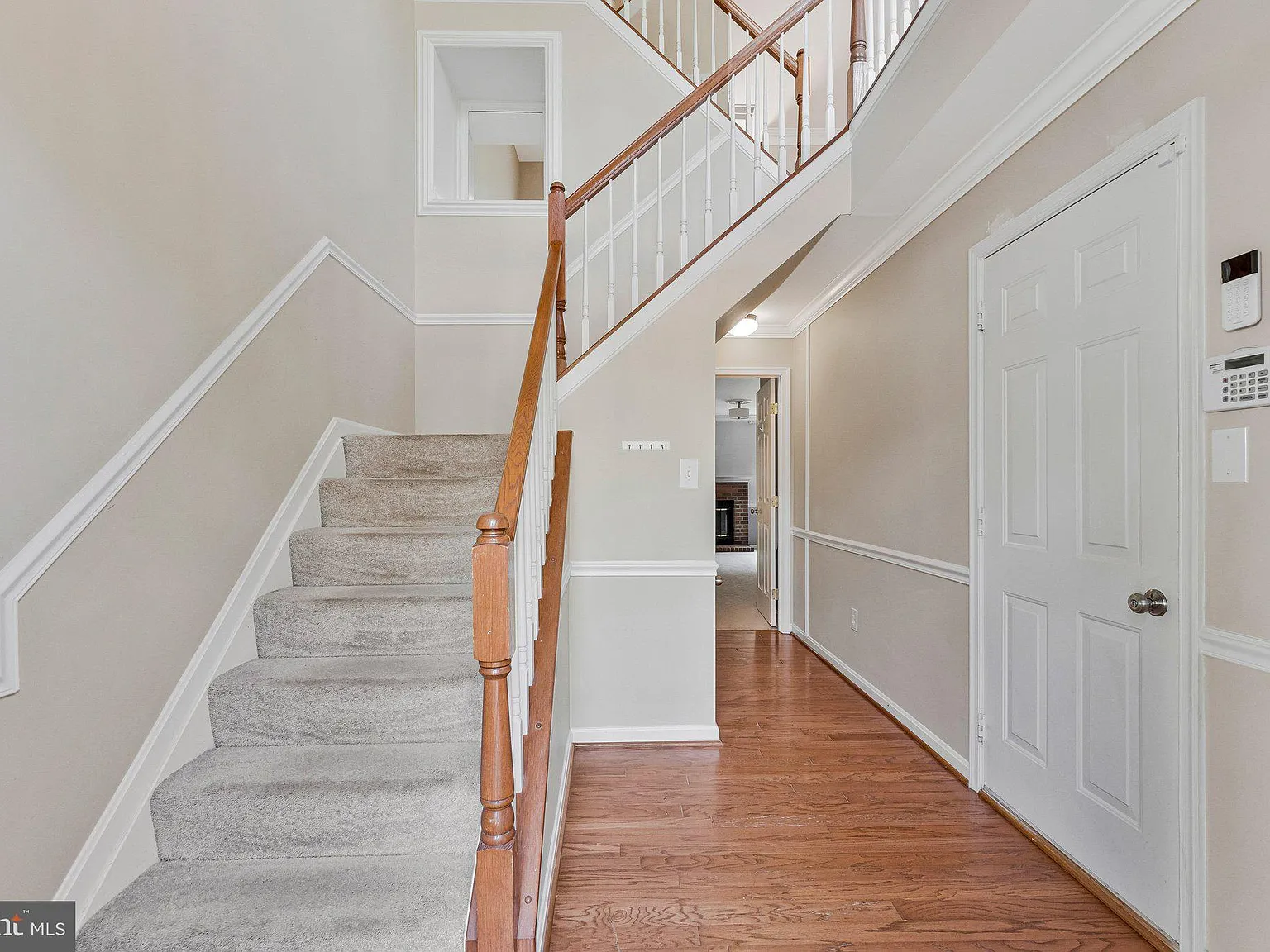 3 bed, 4.0 bath, 2018 sqft, $2,800 — Photo 4