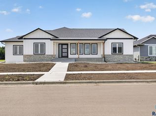 151 Mydland Cir, Harrisburg, SD 57032