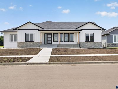 151 Mydland Cir, Harrisburg, SD, 57032