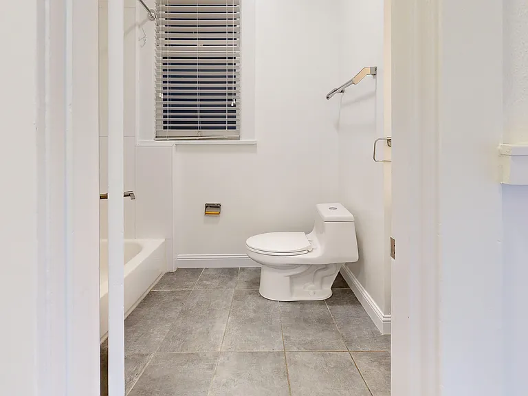 1740 Sacramento St #2 — Photo 9