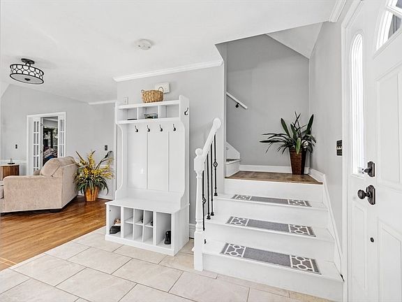 5th image of 18 Cedarledge Vlg Unit 18