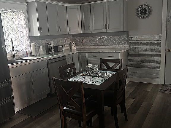 4th image of 13 Colony Pl