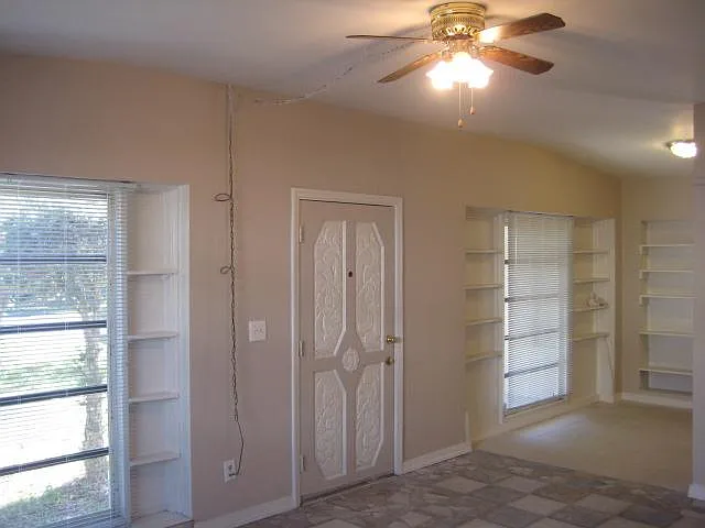 2132 Riviera Dr — Photo 20