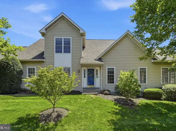 219 Birkdale Dr, Blue Bell, PA 19422