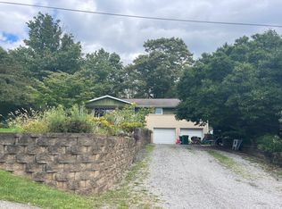 4036 Clarkland Ave, Allison Park, PA 15101
