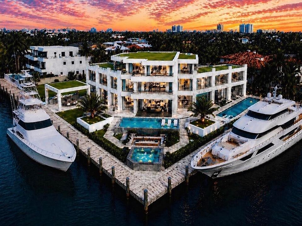 1st image of 525 Isle Of Capri Drive