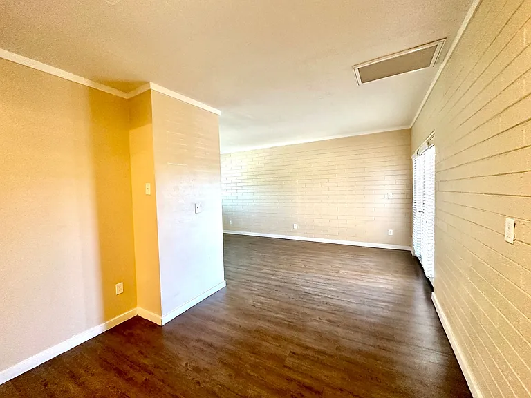 Bel Air Apartments — Photo 5