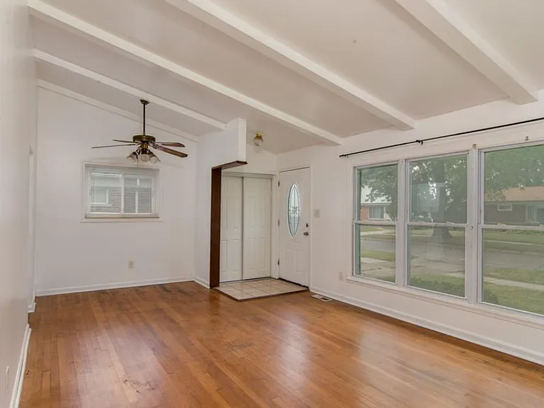 21750 Logue Ave — Photo 4