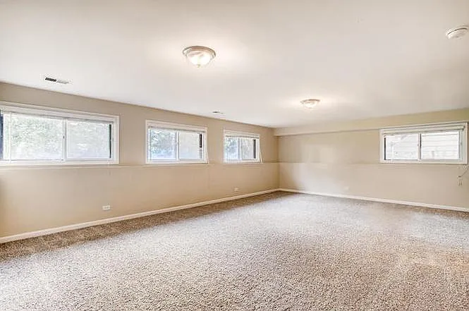 504 Nassau Ave — Photo 9