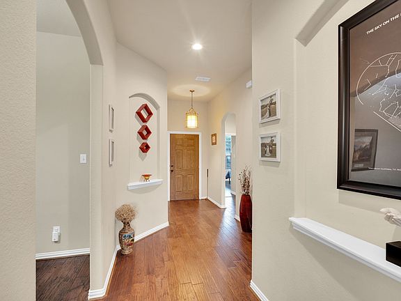 5th image of 1020 Lake Hollow Dr
