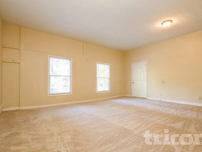 4251 Cary Dr — Photo 8