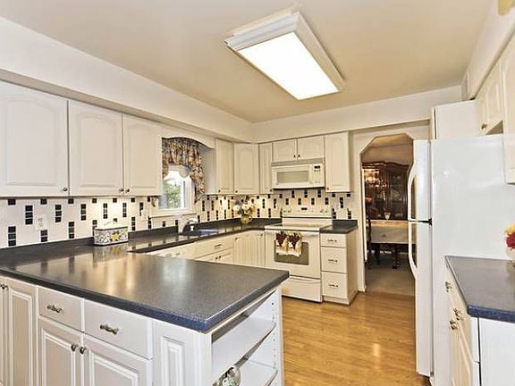 2nd image of 3043 Brownstone Ct