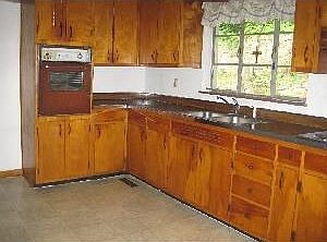 2nd image of 1493 Kanawha State Forest Dr