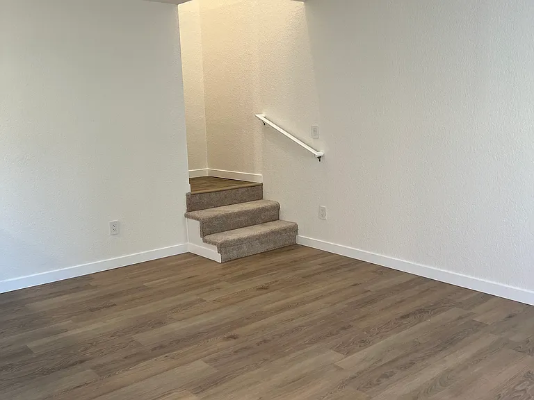 302 To 304 Dennis St SW — Photo 15