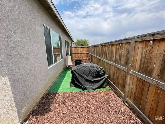 3rd image of 9733 Cotton Creek Dr