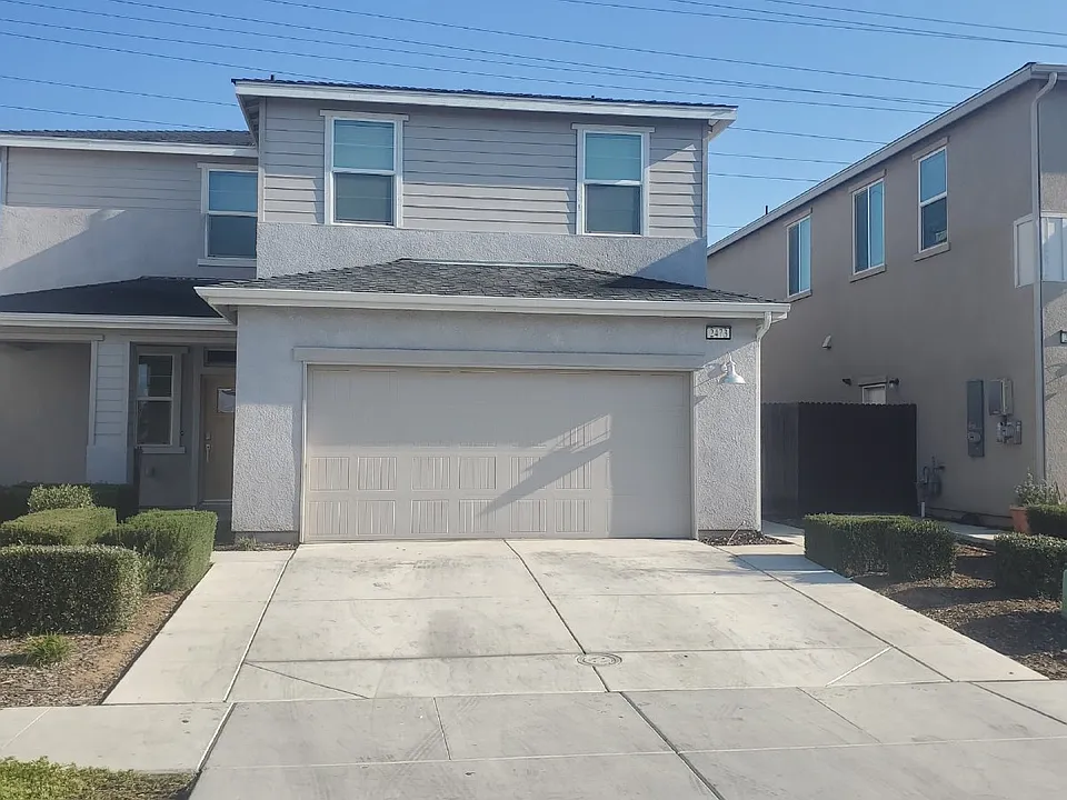 2473 Pineda Dr