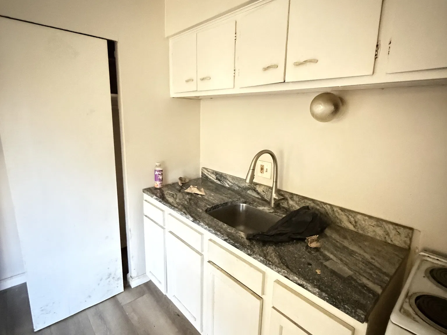 2070 Elm Ave — Photo 3