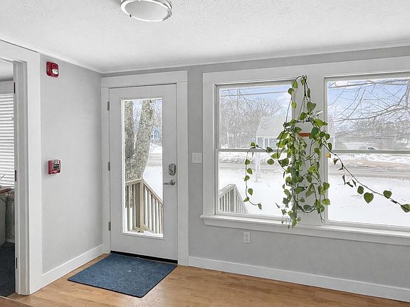 4th image of 378 State Rd