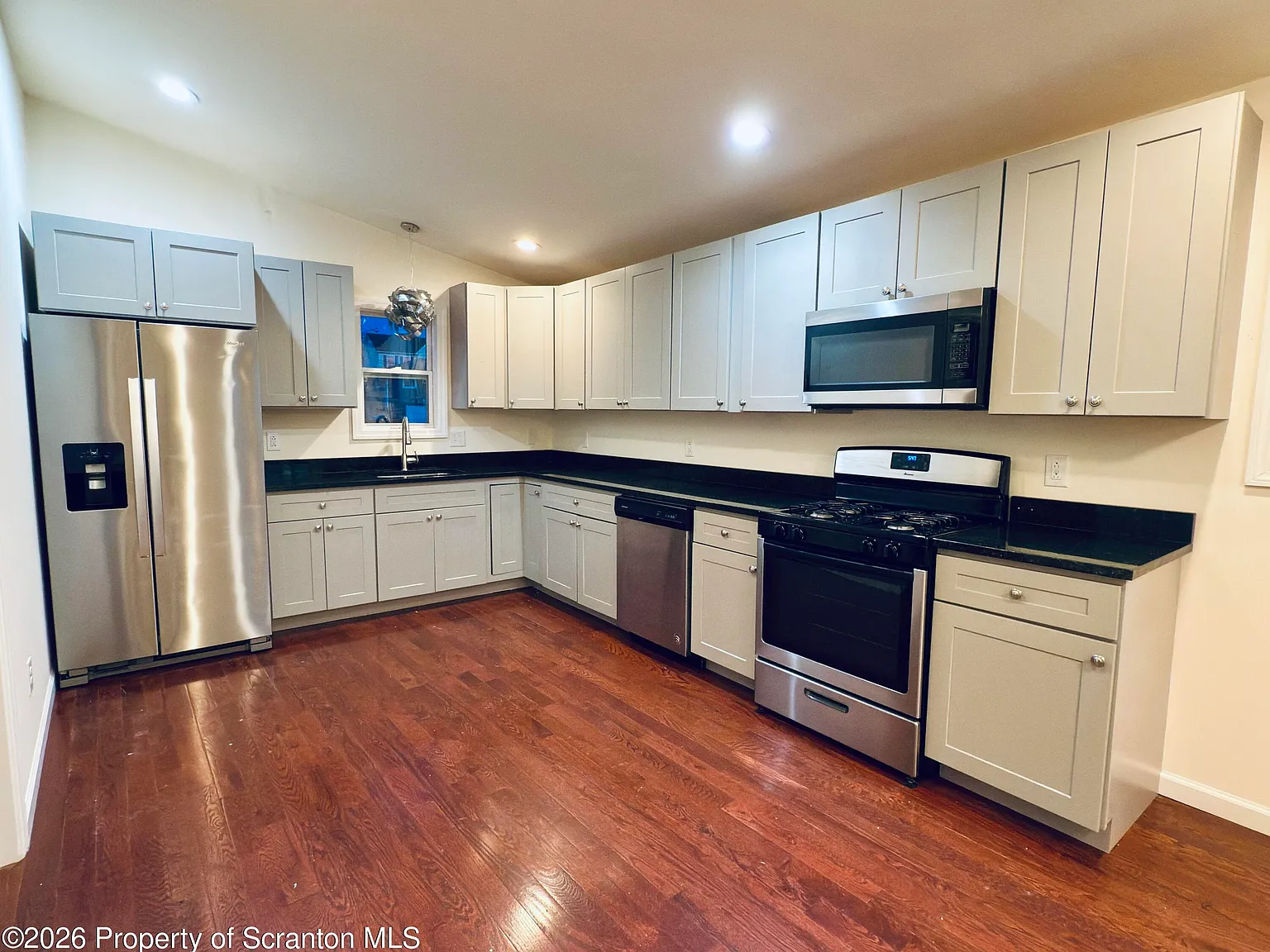 2 bed, 1.0 bath, 500 sqft, $1,250 — Photo 1