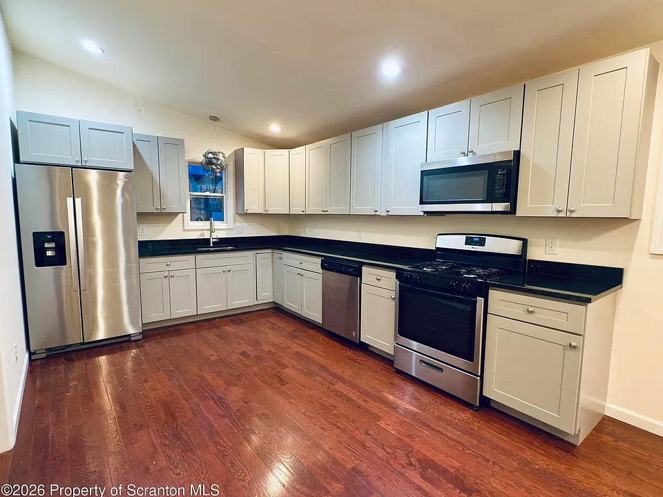 3709 Laurel Ave #2