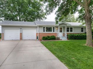 14585 Meadowbrook Ln, Council Bluffs, IA 51503