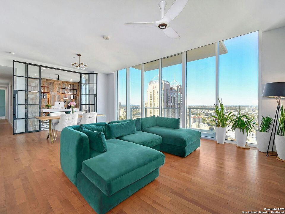 1st image of 610 E MARKET ST #2816