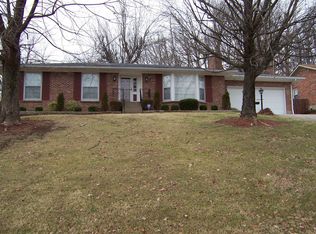 9208 Lakeridge Dr, Louisville, KY 40272