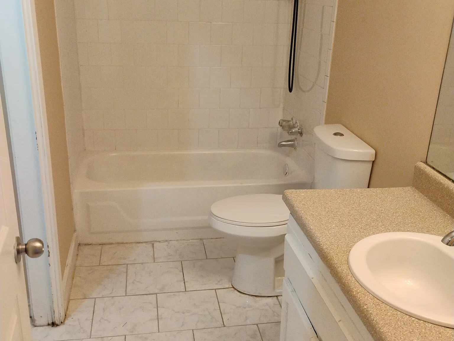 4 bed, 2.0 bath, 1686 sqft, $1,800 — Photo 4