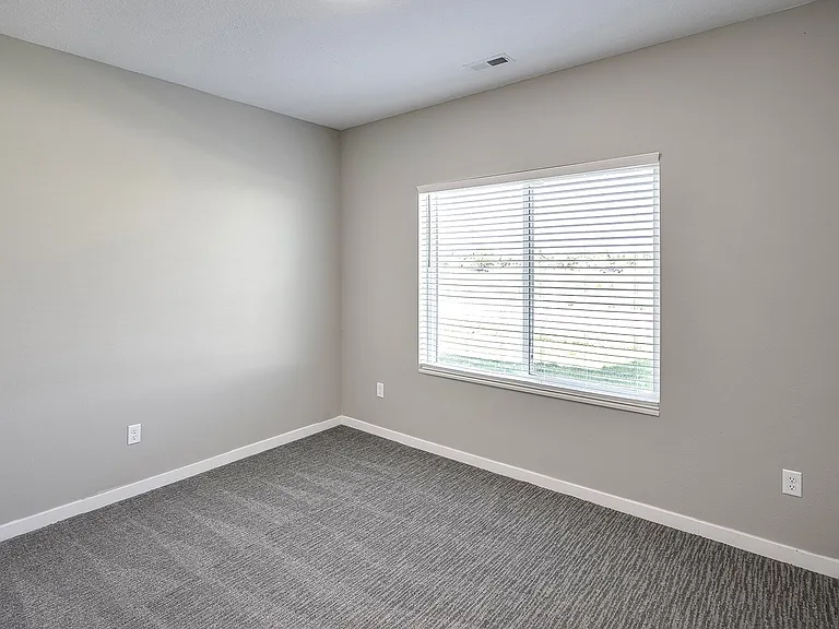 Cross Creek Apartments — Photo 20