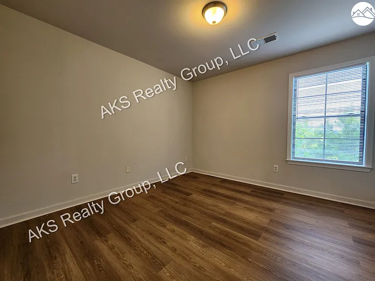 2269 Ridgemont Dr — Photo 12