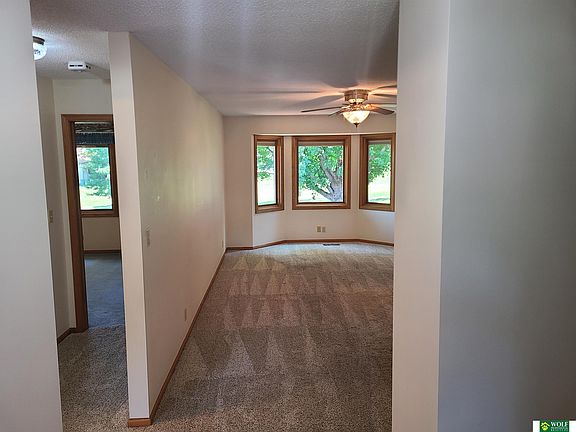 3rd image of 5644 Enterprise Dr