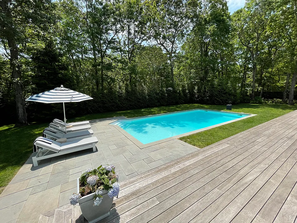 60 Gardiners Ln