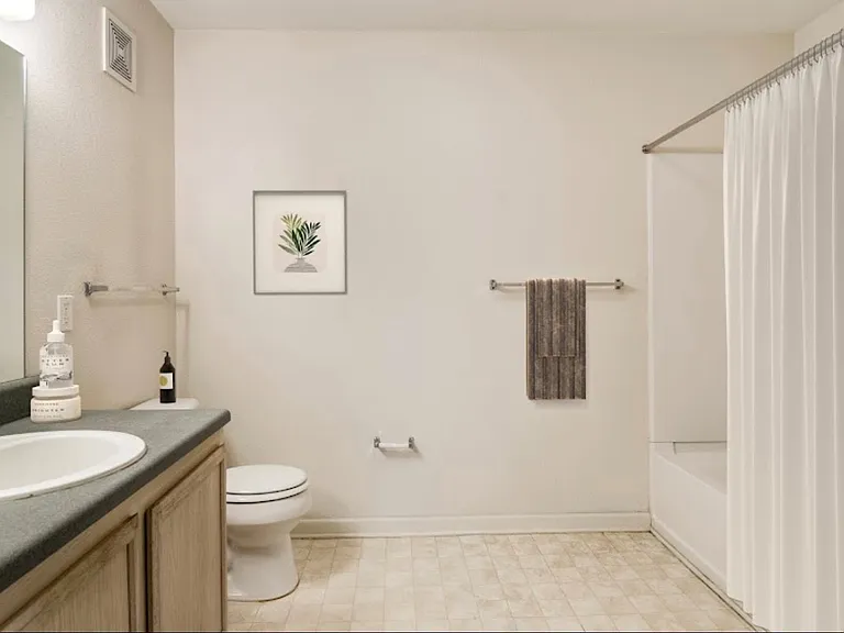 Highland Glen — Photo 16