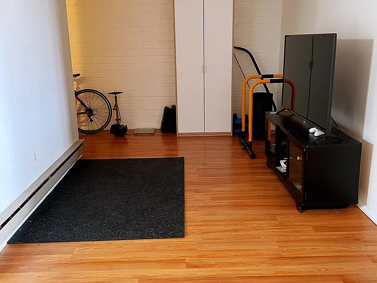 115 W Squantum St — Photo 4
