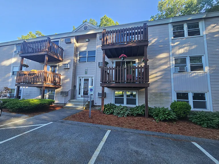 200 Circle Rd #12 — Photo 2