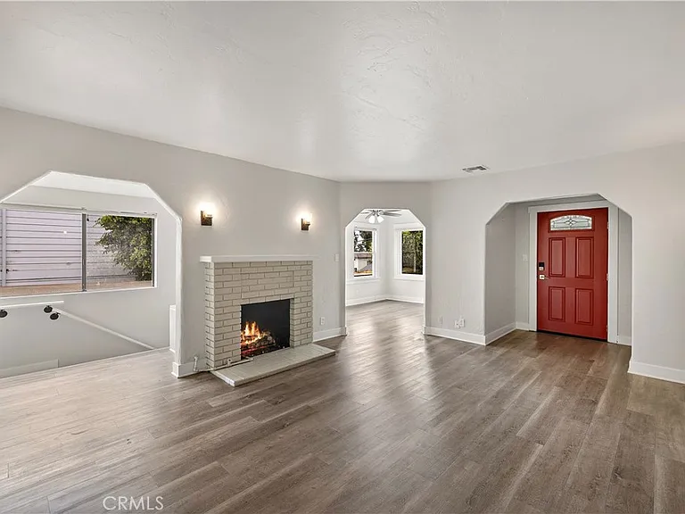 541 Oak St — Photo 12