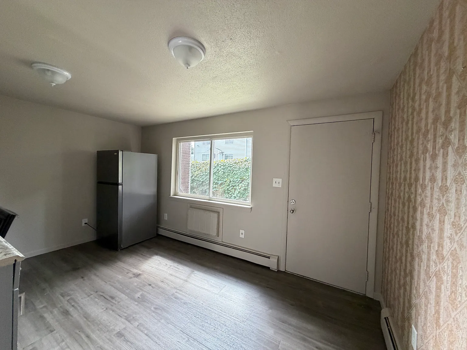 2 bed, 1.5 bath, $1,550 — Photo 3