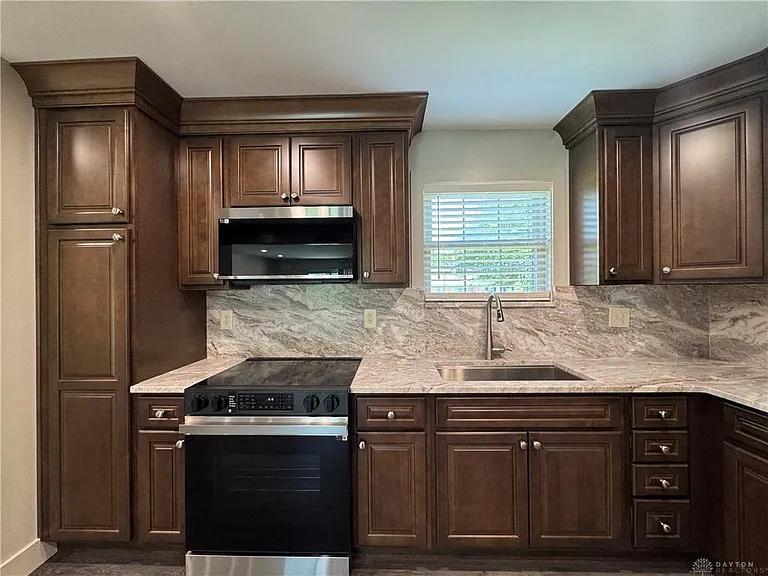 1244 Robbins Run Ct — Photo 4