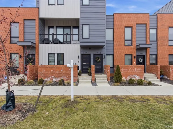 2744 Harrison St, Detroit, MI 48216