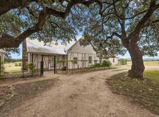 48 Holiday Rd, Comfort, TX 78013