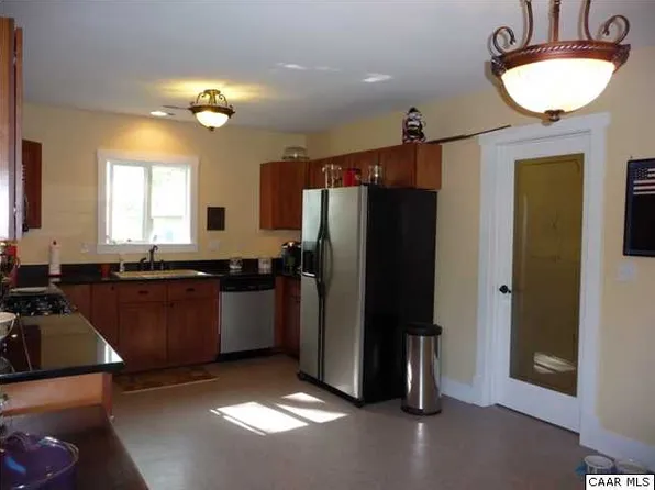 319 Stonewall Ave, Gordonsville, VA 22942