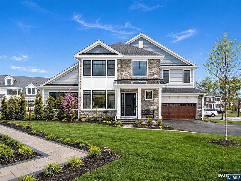 1st image of 61 Woodmont Circle Riv