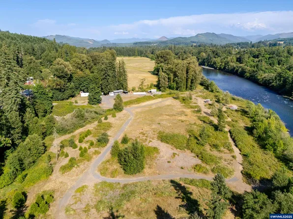 42688 N River Dr, Sweet Home, OR 97386