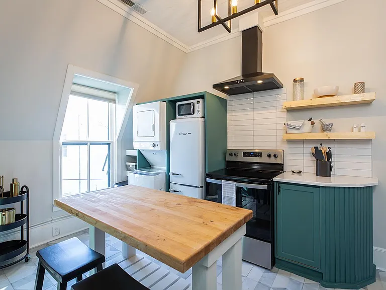 106 W Trinity Ave #B — Photo 9