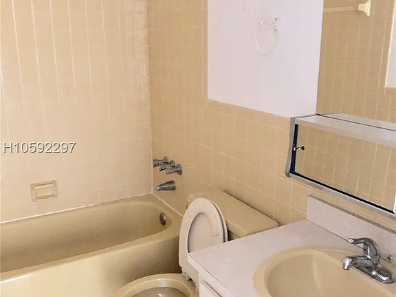 4th image of 414 SE 10th St APT 307