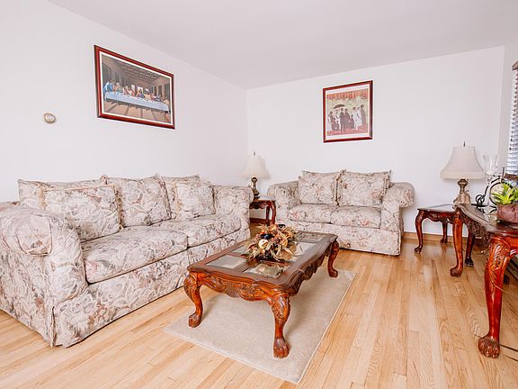 3rd image of 4555 Ellery Dr